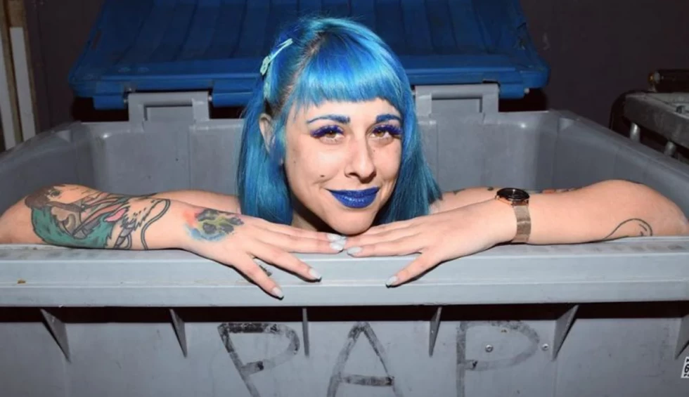 A generic square placeholder image with rounded corners in a figure.