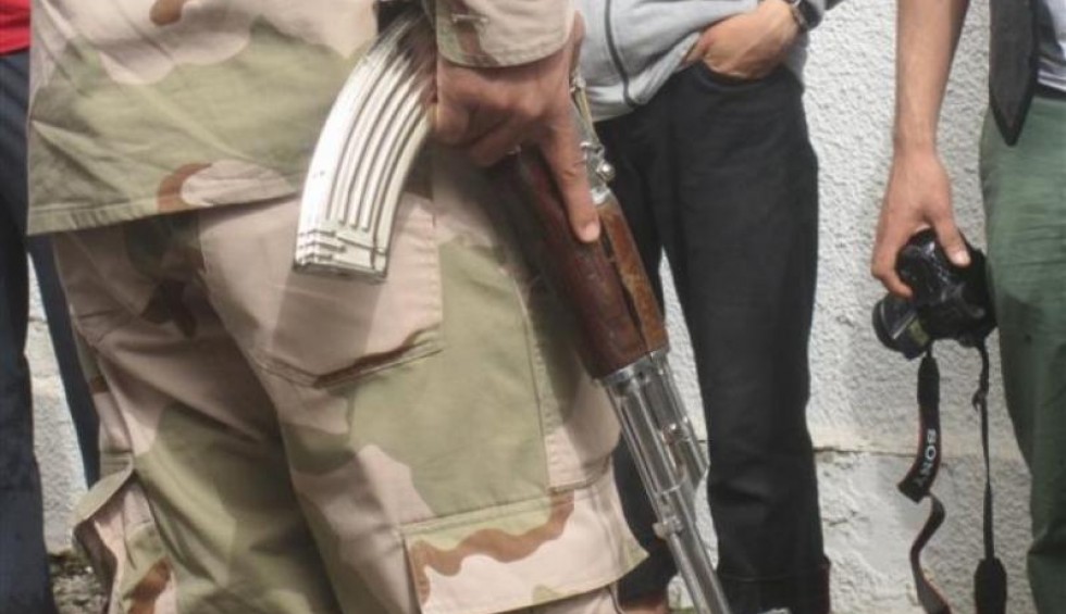 A generic square placeholder image with rounded corners in a figure.