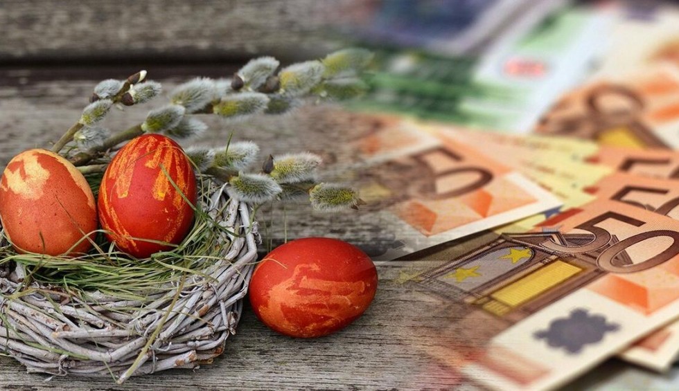 A generic square placeholder image with rounded corners in a figure.