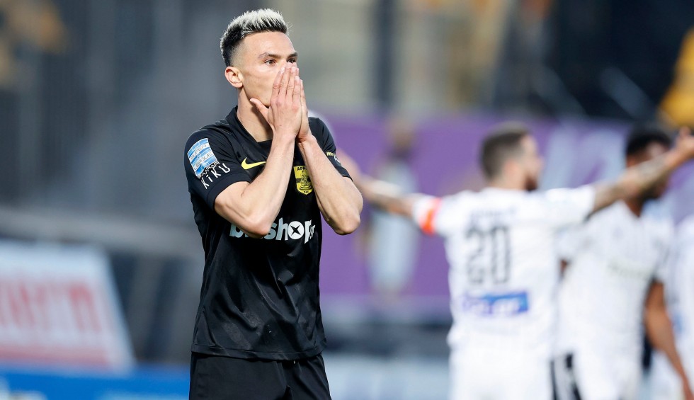 A generic square placeholder image with rounded corners in a figure.