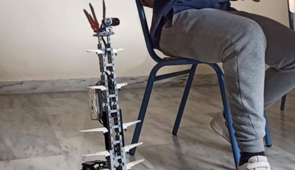 A generic square placeholder image with rounded corners in a figure.