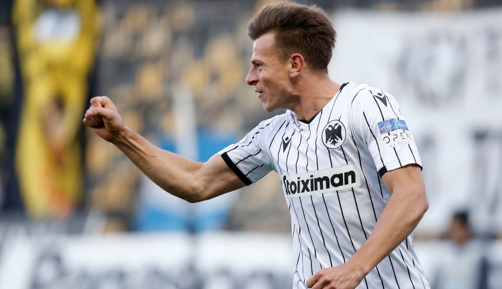 A generic square placeholder image with rounded corners in a figure.