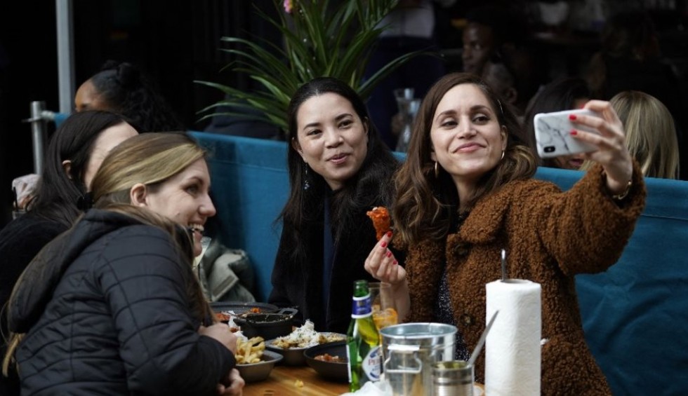 A generic square placeholder image with rounded corners in a figure.