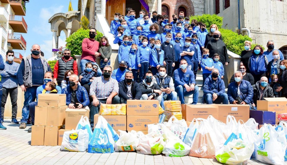 A generic square placeholder image with rounded corners in a figure.