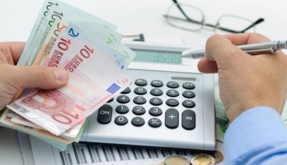 A generic square placeholder image with rounded corners in a figure.