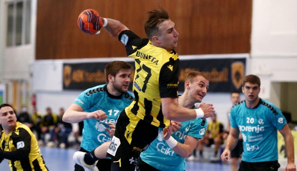 A generic square placeholder image with rounded corners in a figure.