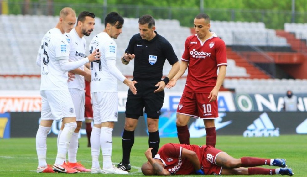 A generic square placeholder image with rounded corners in a figure.