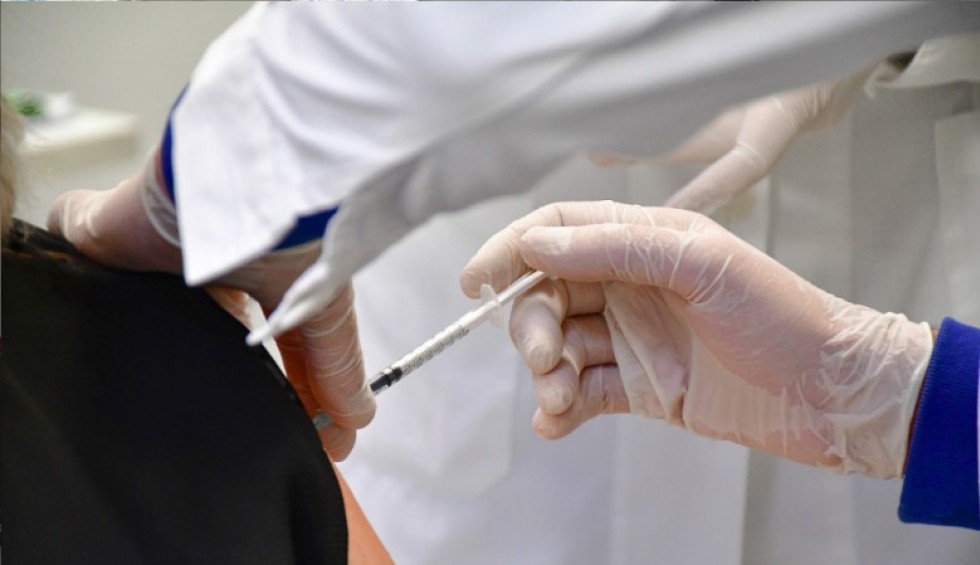 A generic square placeholder image with rounded corners in a figure.