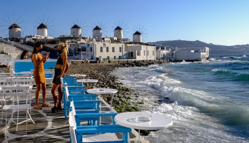 A generic square placeholder image with rounded corners in a figure.