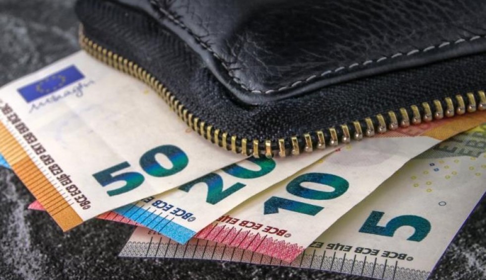 A generic square placeholder image with rounded corners in a figure.