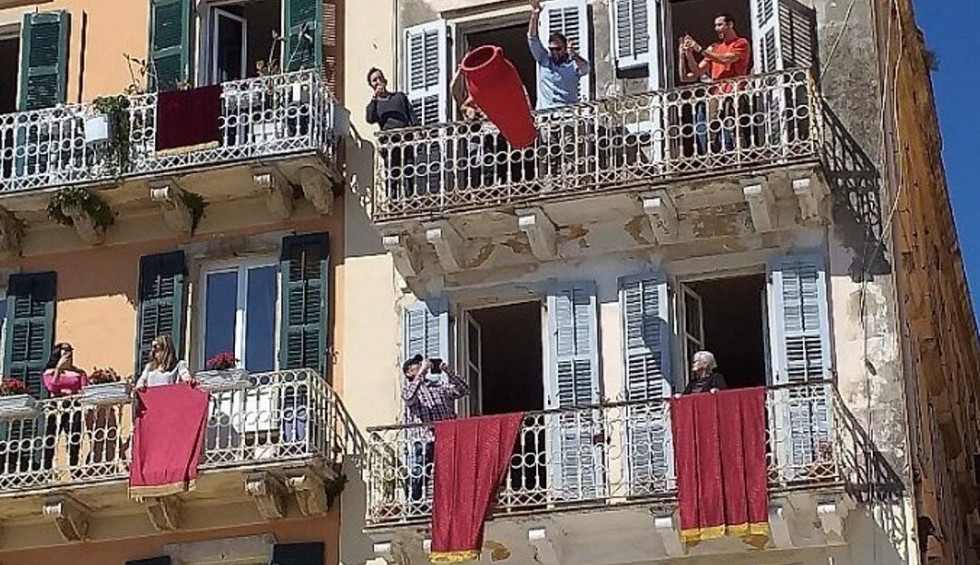 A generic square placeholder image with rounded corners in a figure.