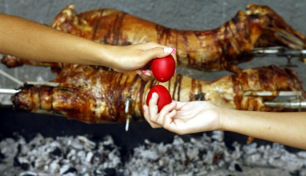 A generic square placeholder image with rounded corners in a figure.