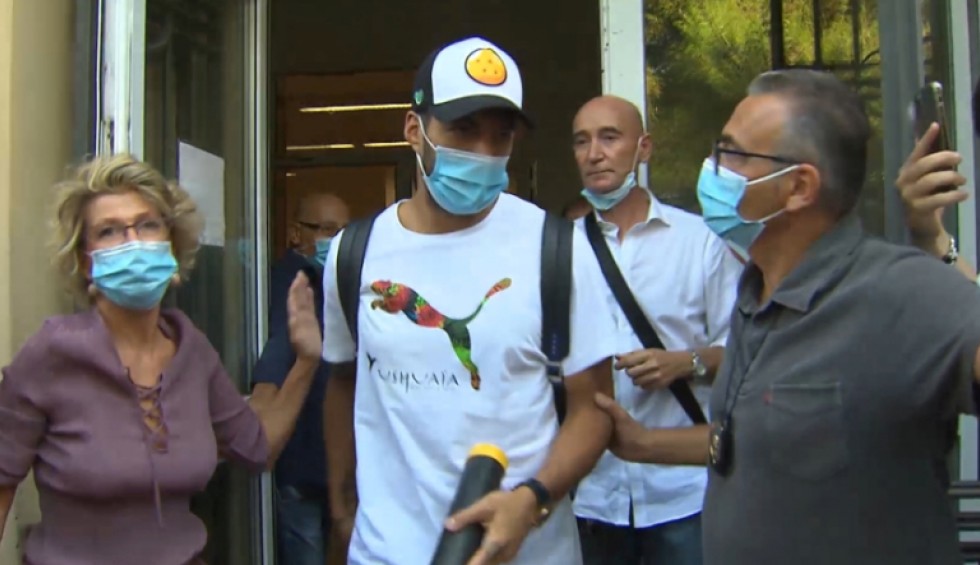 A generic square placeholder image with rounded corners in a figure.