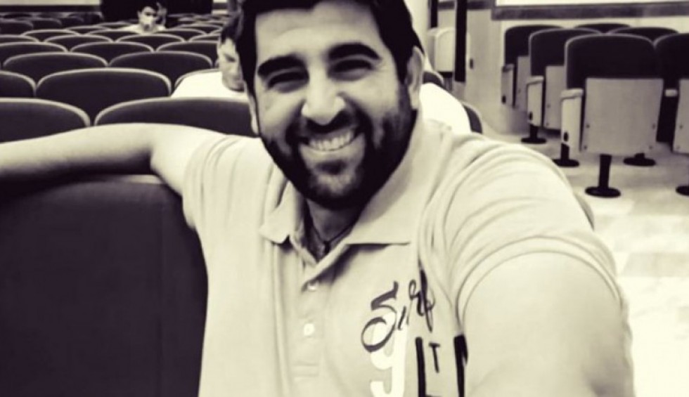 A generic square placeholder image with rounded corners in a figure.