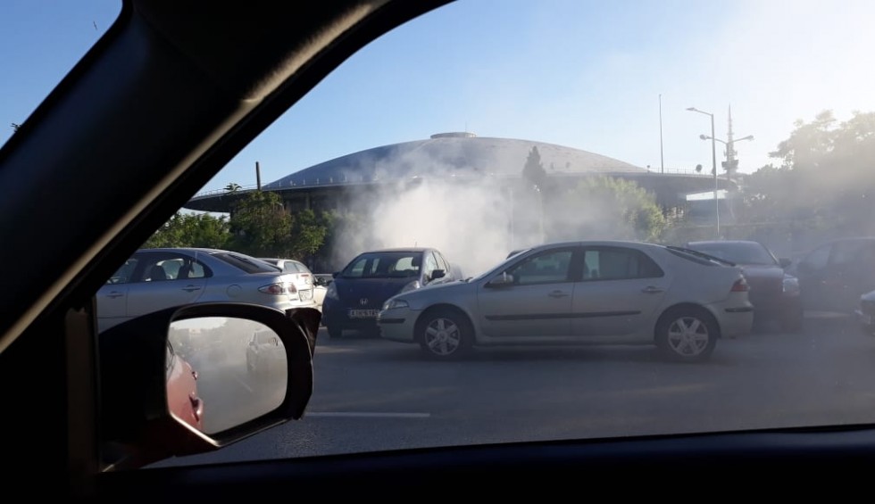 A generic square placeholder image with rounded corners in a figure.