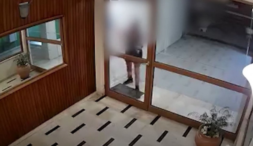 A generic square placeholder image with rounded corners in a figure.