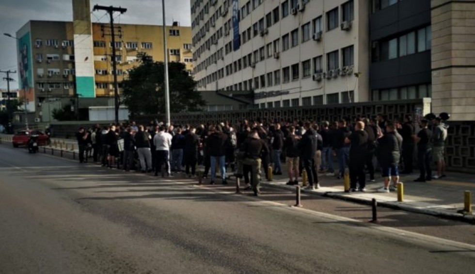 A generic square placeholder image with rounded corners in a figure.