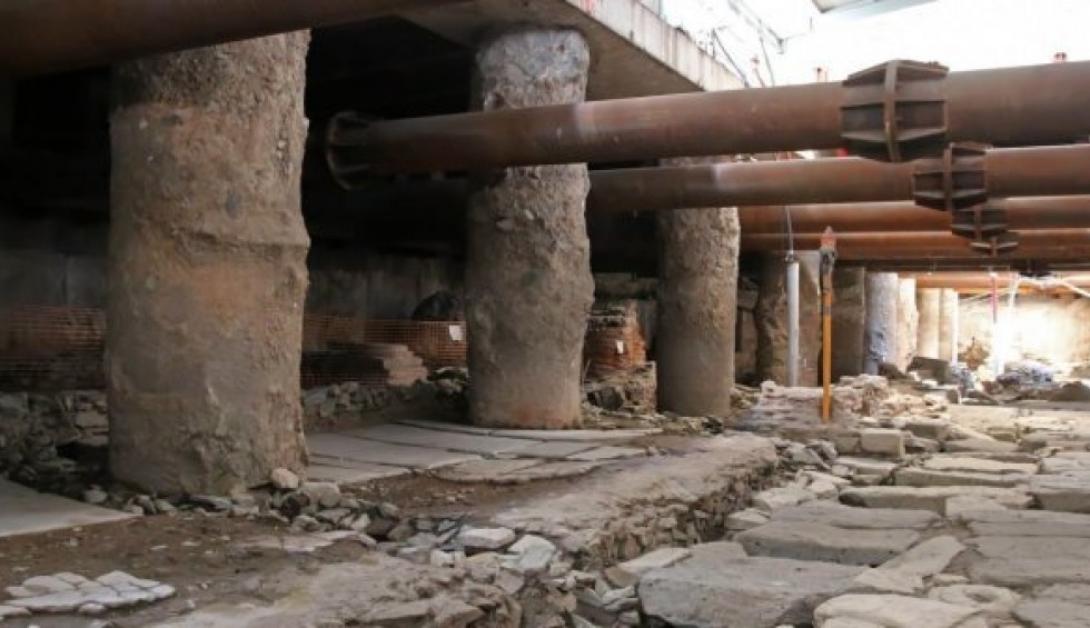 A generic square placeholder image with rounded corners in a figure.