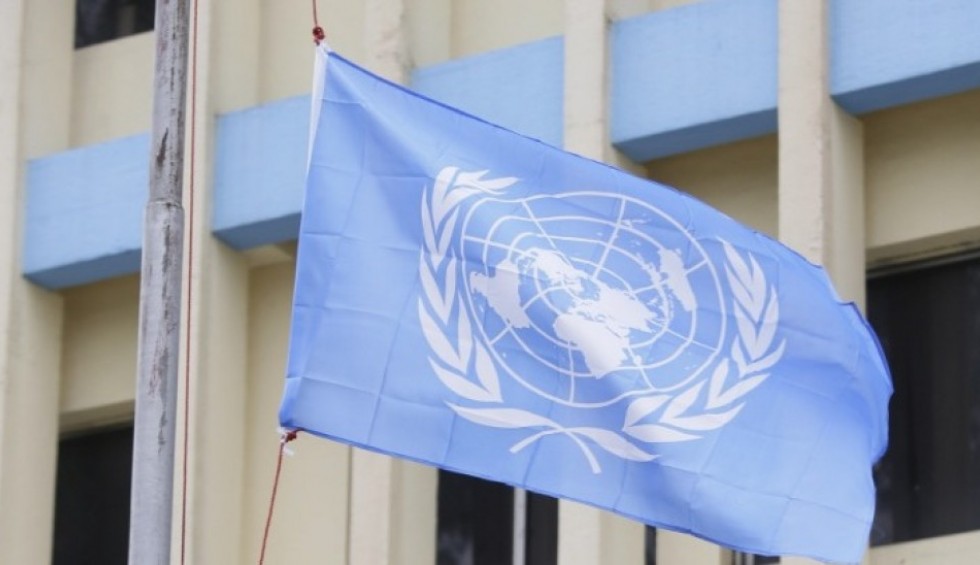 A generic square placeholder image with rounded corners in a figure.