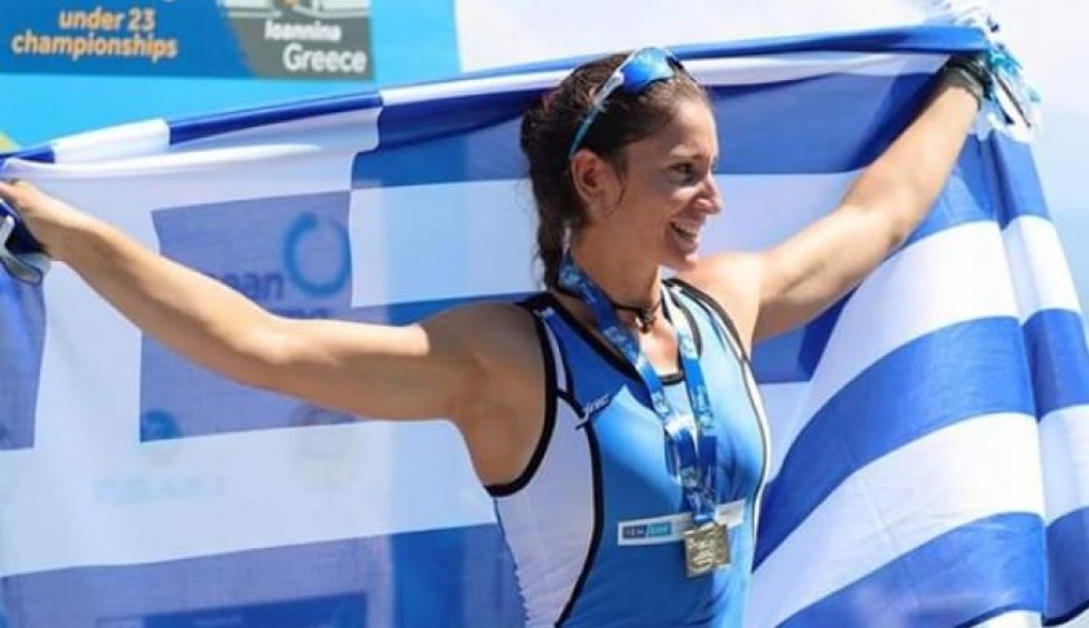 A generic square placeholder image with rounded corners in a figure.