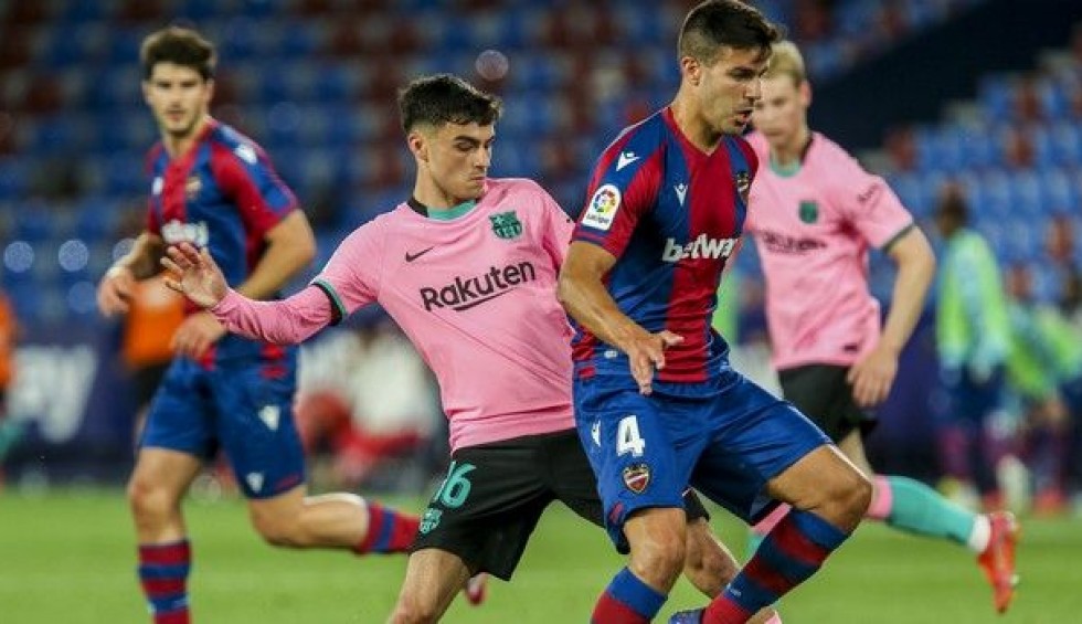 A generic square placeholder image with rounded corners in a figure.