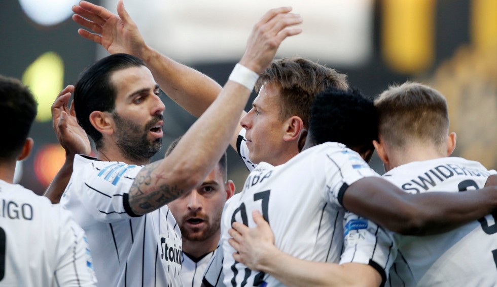 A generic square placeholder image with rounded corners in a figure.