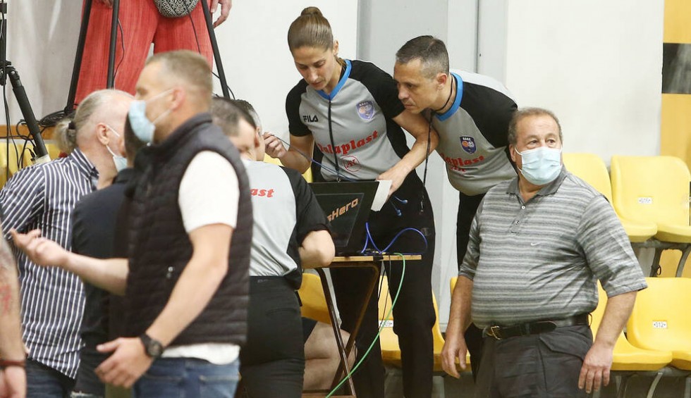 A generic square placeholder image with rounded corners in a figure.