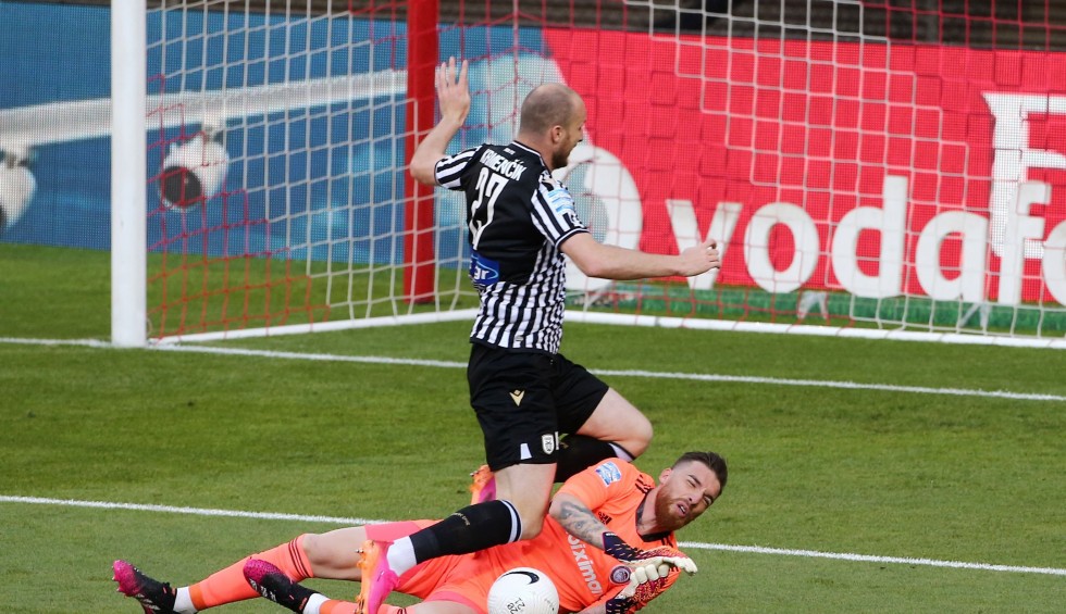 A generic square placeholder image with rounded corners in a figure.