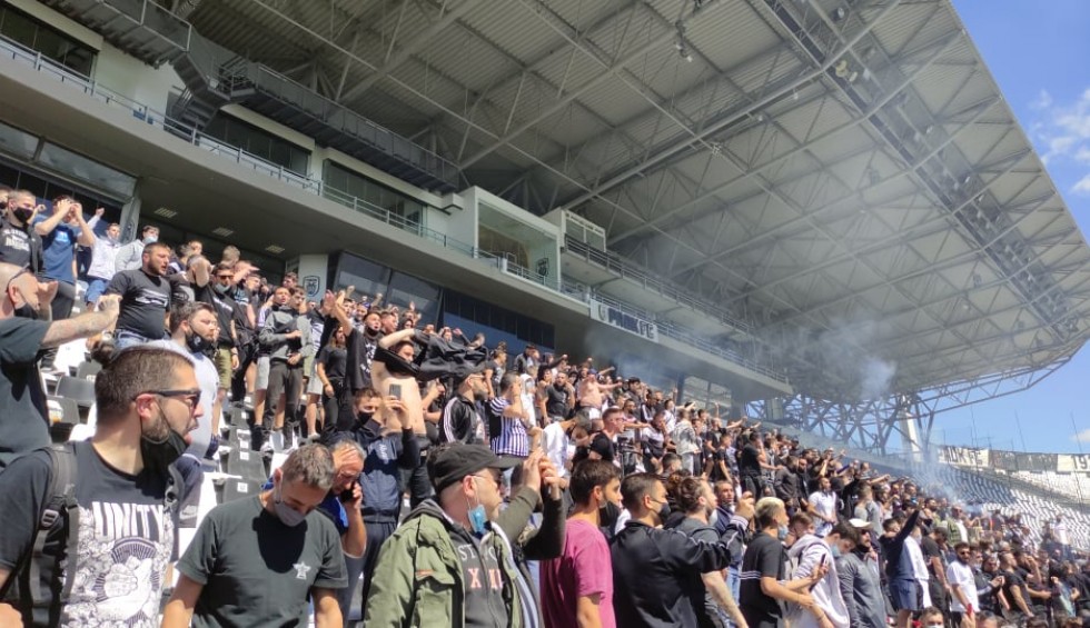 A generic square placeholder image with rounded corners in a figure.