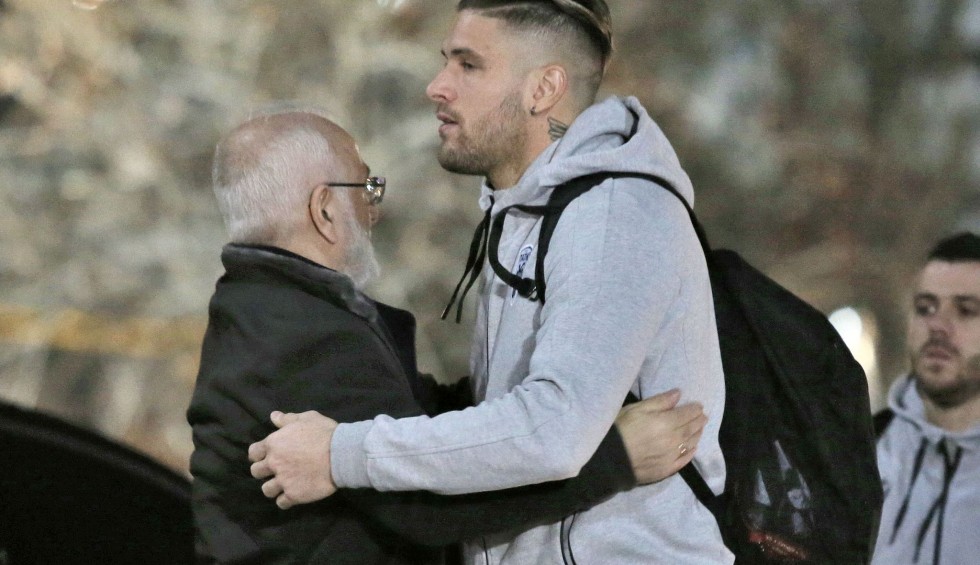 A generic square placeholder image with rounded corners in a figure.