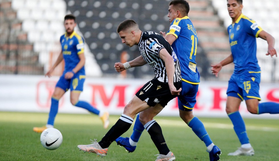 A generic square placeholder image with rounded corners in a figure.