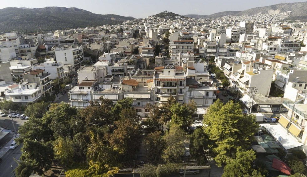 A generic square placeholder image with rounded corners in a figure.