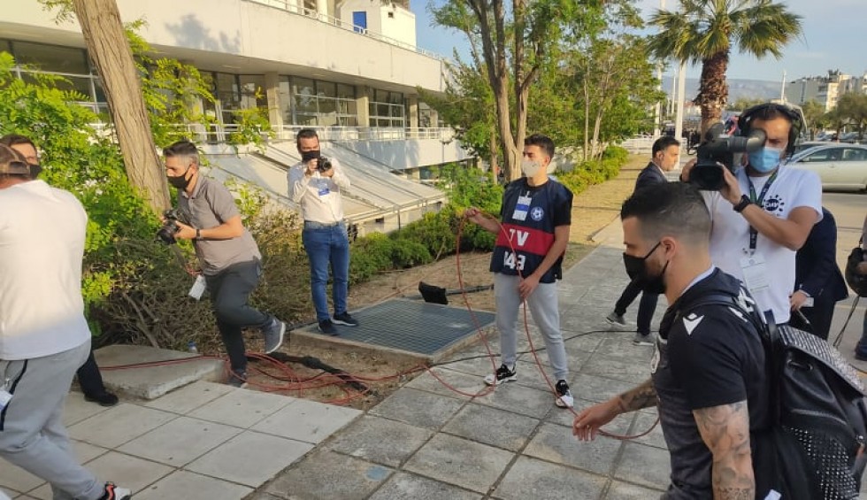 A generic square placeholder image with rounded corners in a figure.