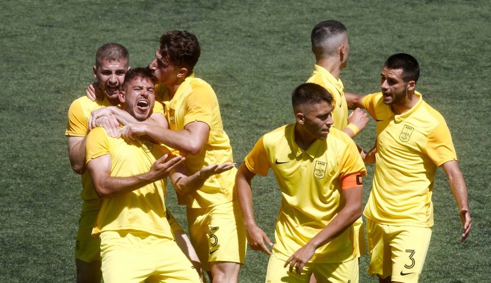 A generic square placeholder image with rounded corners in a figure.