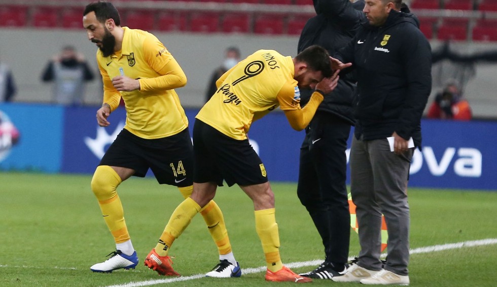 A generic square placeholder image with rounded corners in a figure.