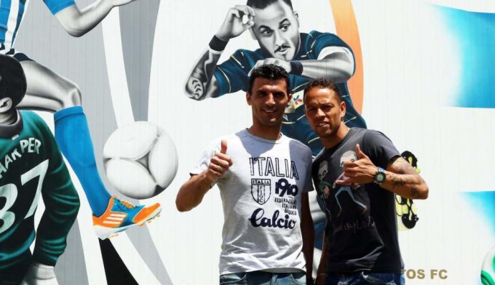 A generic square placeholder image with rounded corners in a figure.