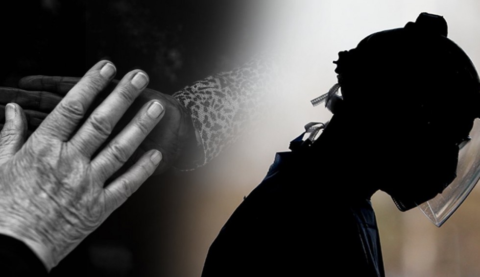 A generic square placeholder image with rounded corners in a figure.