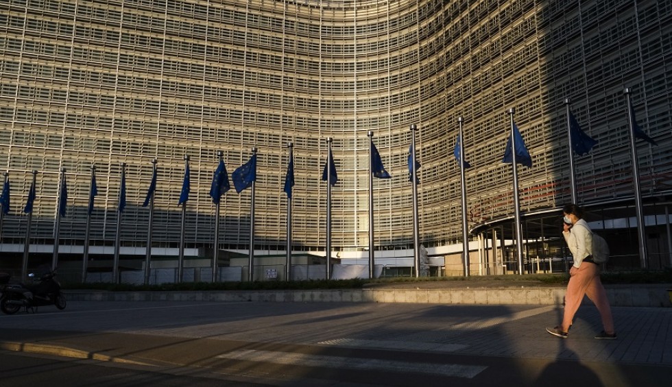 A generic square placeholder image with rounded corners in a figure.