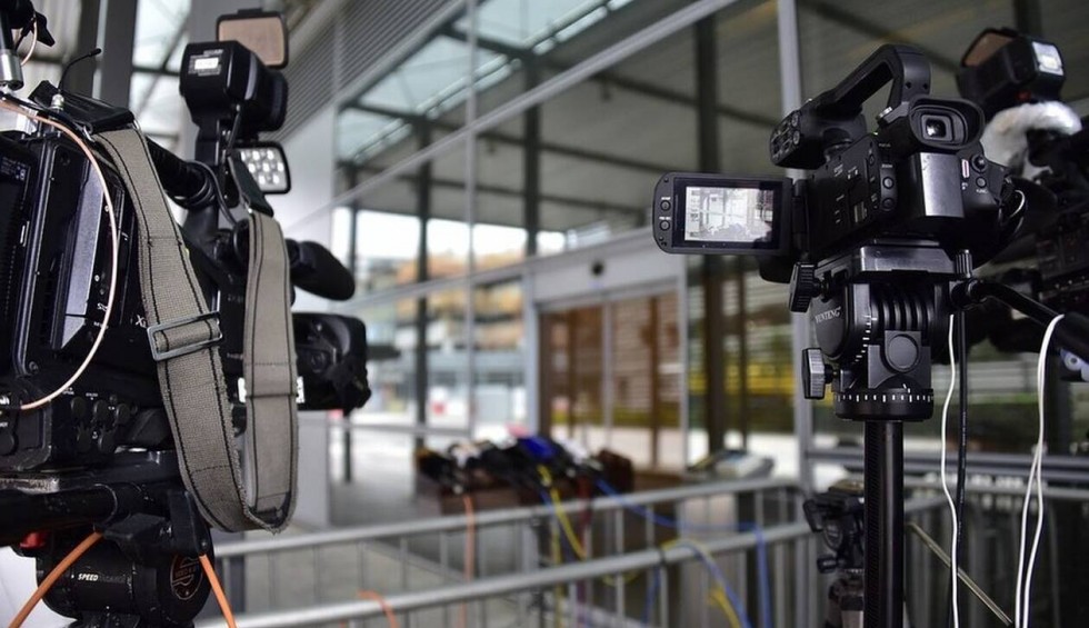 A generic square placeholder image with rounded corners in a figure.