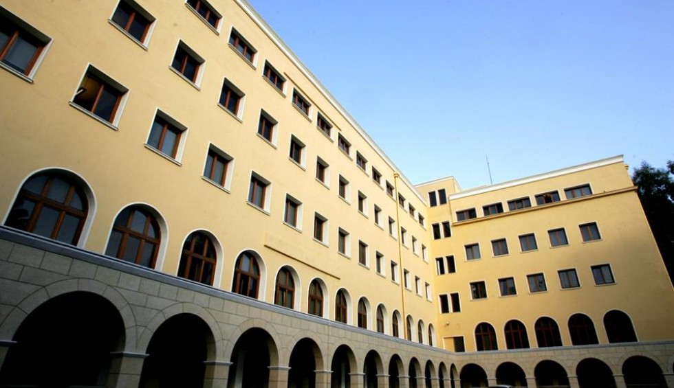 A generic square placeholder image with rounded corners in a figure.