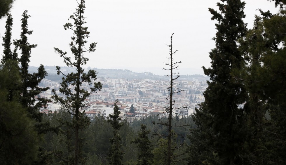 A generic square placeholder image with rounded corners in a figure.