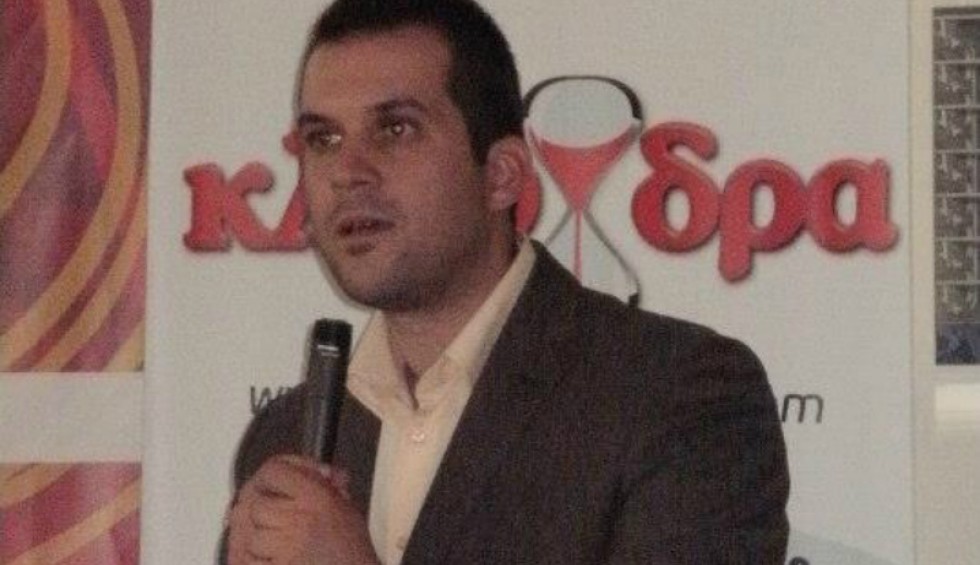 A generic square placeholder image with rounded corners in a figure.