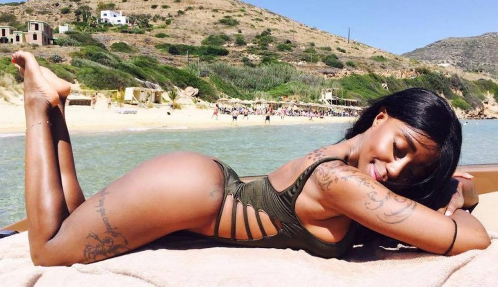 A generic square placeholder image with rounded corners in a figure.