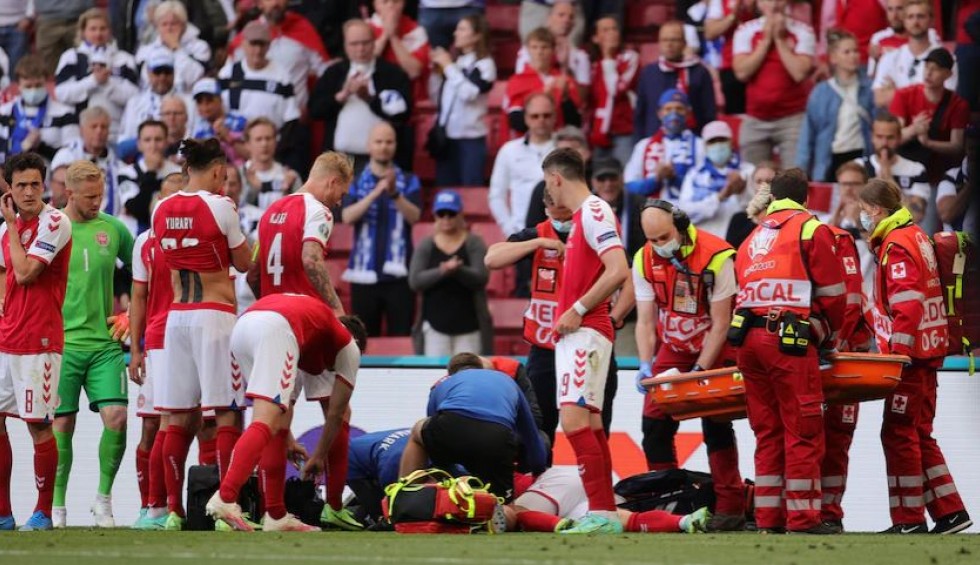 A generic square placeholder image with rounded corners in a figure.