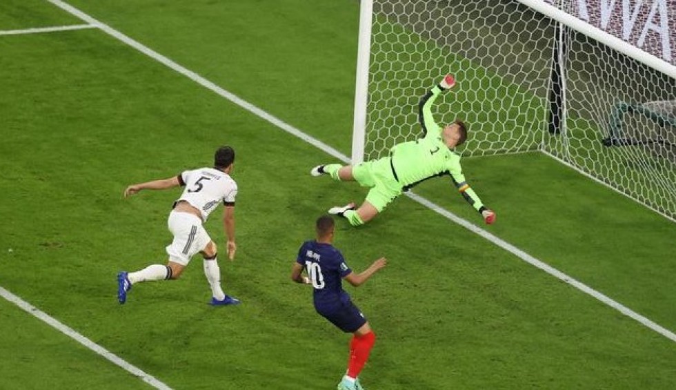 A generic square placeholder image with rounded corners in a figure.