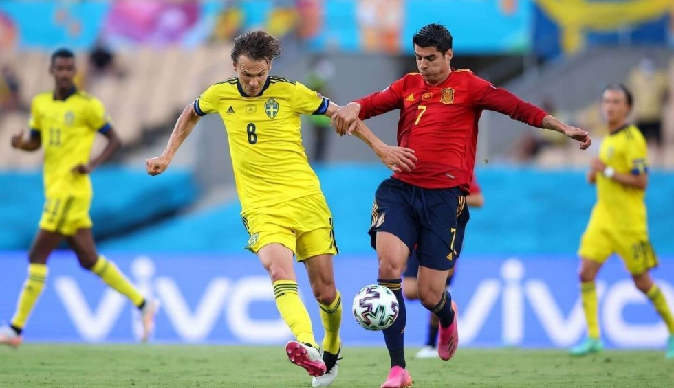 A generic square placeholder image with rounded corners in a figure.