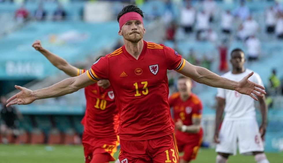 A generic square placeholder image with rounded corners in a figure.