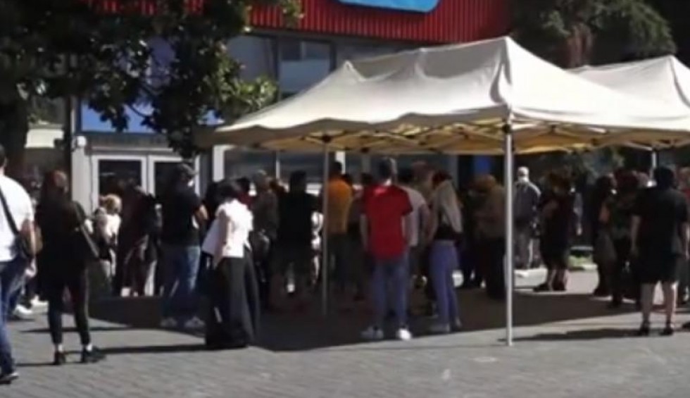 A generic square placeholder image with rounded corners in a figure.