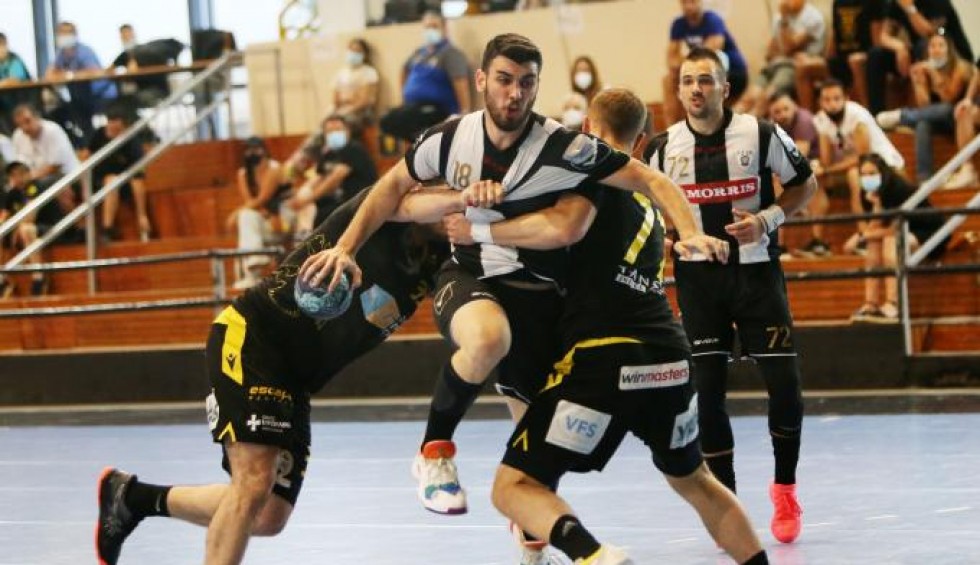 A generic square placeholder image with rounded corners in a figure.