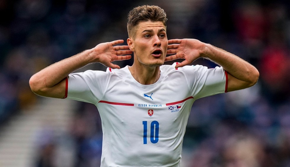 A generic square placeholder image with rounded corners in a figure.